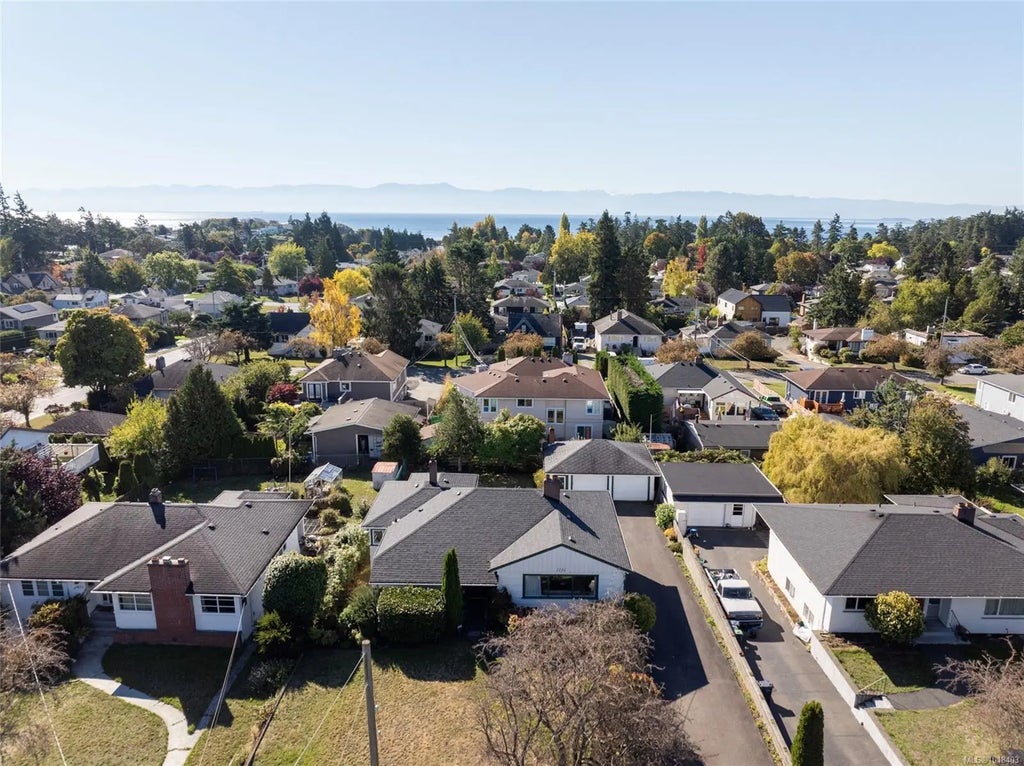 1131 Heald Ave, Esquimalt