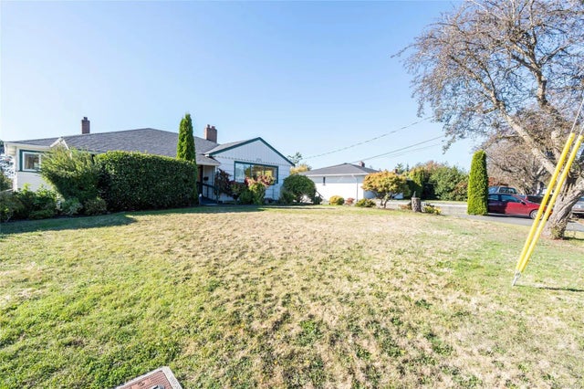 5 of 44 - 1131 Heald Ave, Esquimalt, BC