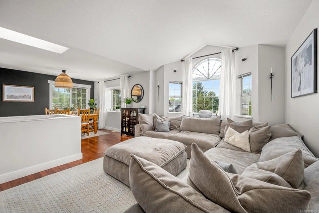 1 of 75 - 1782 Mallard Dr, Courtenay, BC