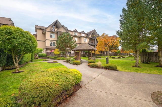 1 of 39 - 2111 Meredith Rd 104, Nanaimo, BC