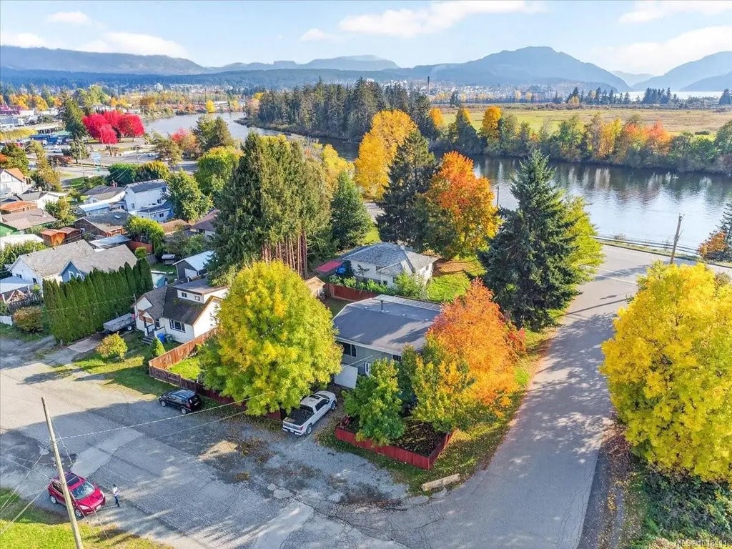 5238 Heaslip Rd, Port Alberni