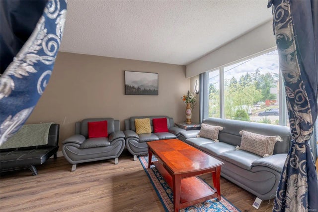 3 of 55 - 644 Nova St, Nanaimo, BC