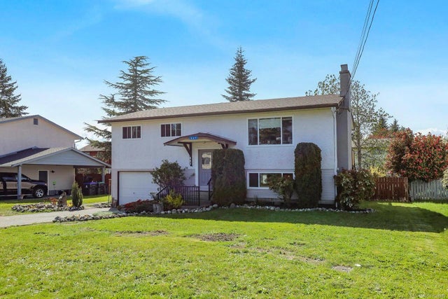 1 of 36 - 667 Torrence Rd, Comox, BC