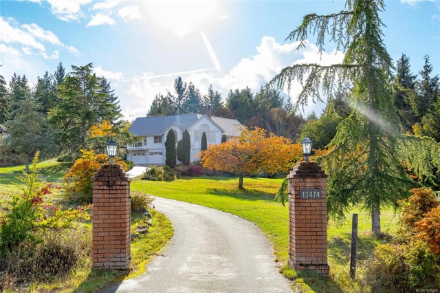 2 of 88 - 11474 Sumac Dr, North Saanich, BC