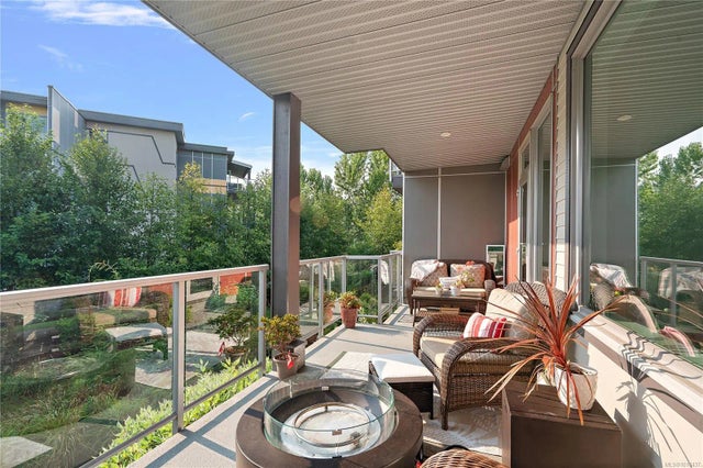 4 of 31 - 10670 Mcdonald Park Rd 202, North Saanich, BC