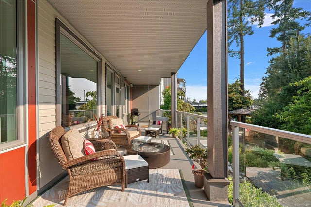 5 of 31 - 10670 Mcdonald Park Rd 202, North Saanich, BC