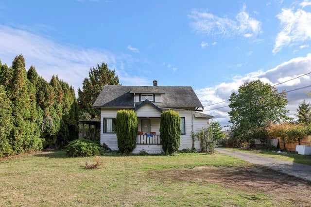 3 of 21 - 1360 Cumberland Rd, Courtenay, BC