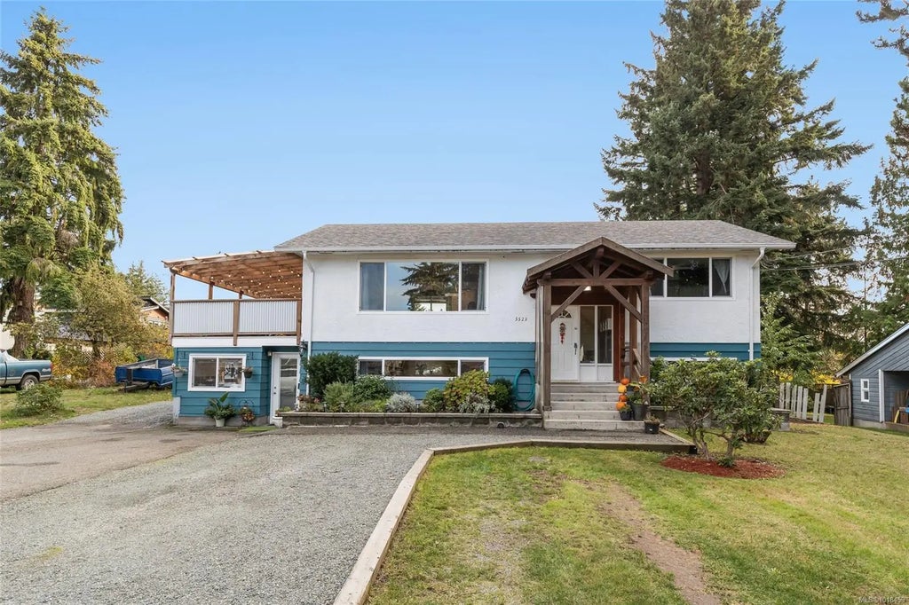 5523 Fernandez Pl, Nanaimo