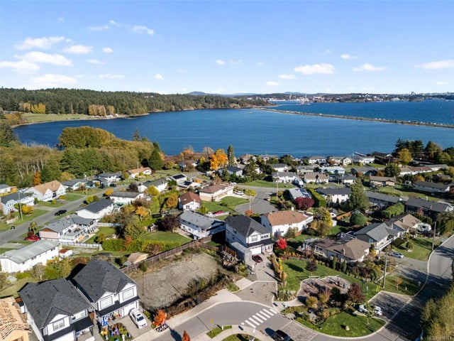 1 of 11 - 284 Seafield Rd, Colwood, BC