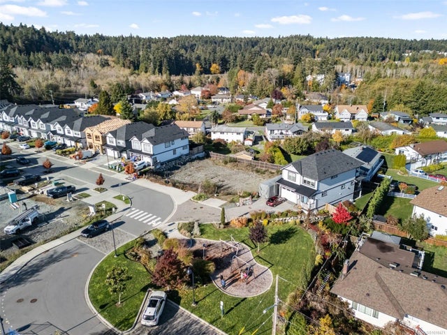 4 of 11 - 284 Seafield Rd, Colwood, BC