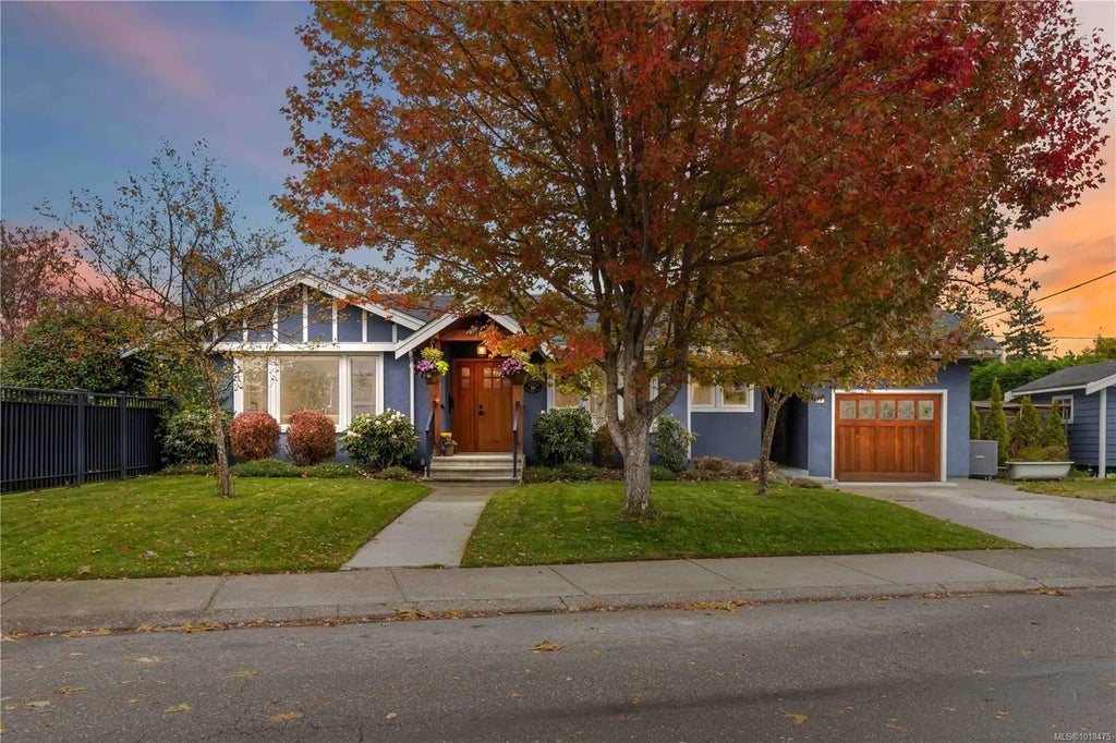 2200 Kinross Ave, Oak Bay