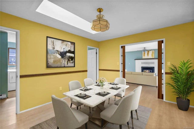 2 of 39 - 496 Crescent Rd W, Qualicum Beach, BC