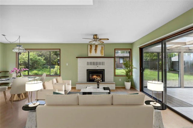 4 of 39 - 496 Crescent Rd W, Qualicum Beach, BC