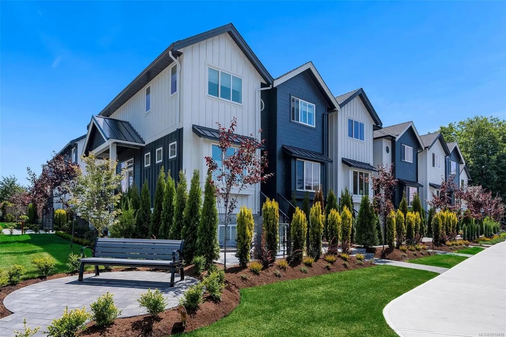 10145 Fifth St 9, Sidney