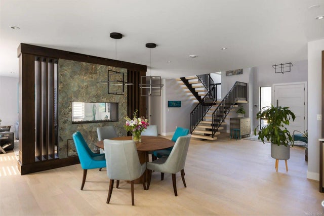 2 of 50 - 4673 Boulderwood Dr, Saanich, BC