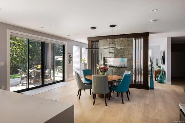 3 of 50 - 4673 Boulderwood Dr, Saanich, BC