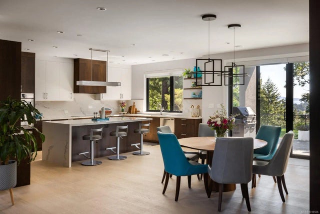 4 of 50 - 4673 Boulderwood Dr, Saanich, BC