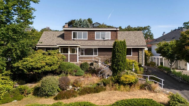 2 of 32 - 280 King George Terr, Oak Bay, BC