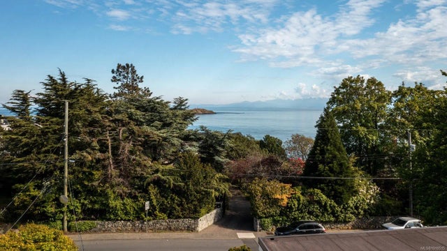 3 of 32 - 280 King George Terr, Oak Bay, BC