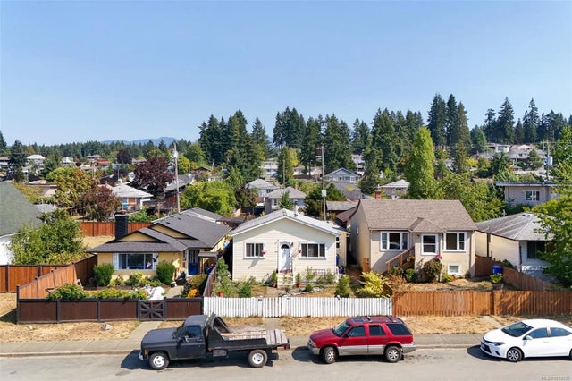 1 of 20 - 3645 14th Ave, Port Alberni, BC