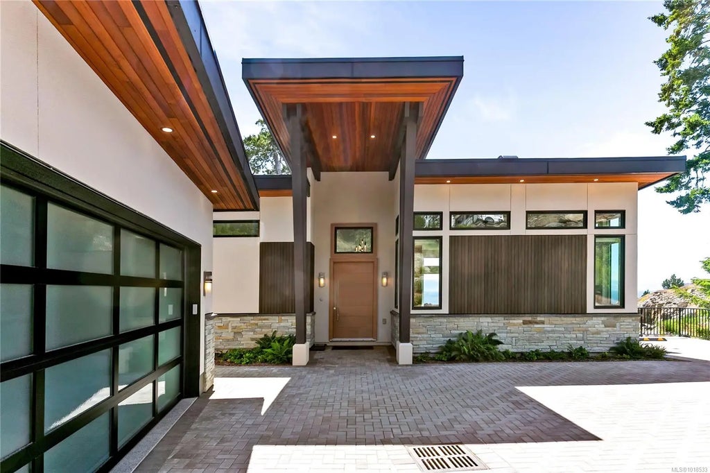 7510 Ocean Park Pl, Sooke