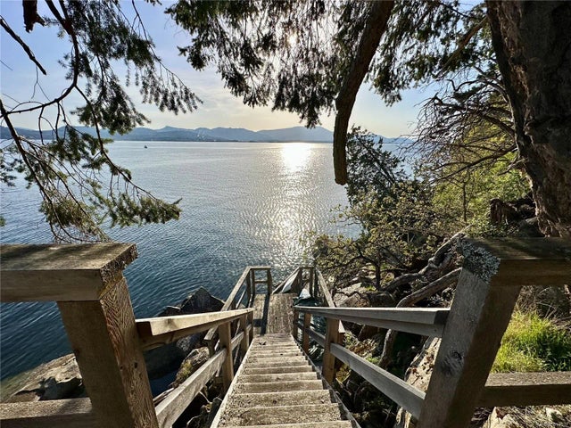 1 of 14 - Lot 11 Mountain Park Dr, Salt Spring, BC