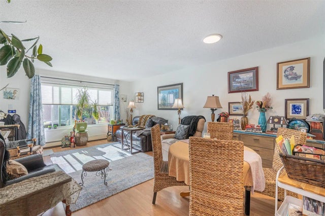 3 of 32 - 10110 Fifth St 114, Sidney, BC