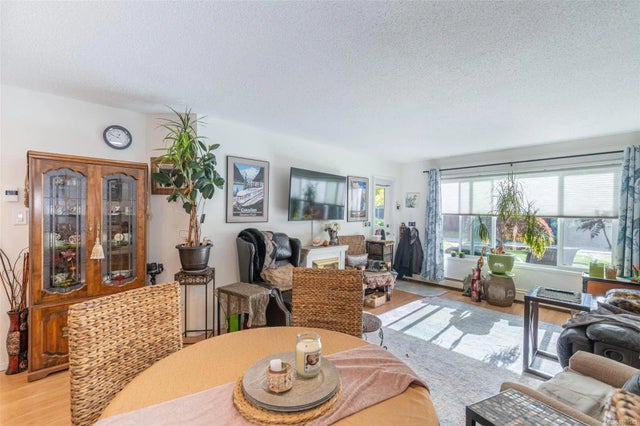 4 of 32 - 10110 Fifth St 114, Sidney, BC