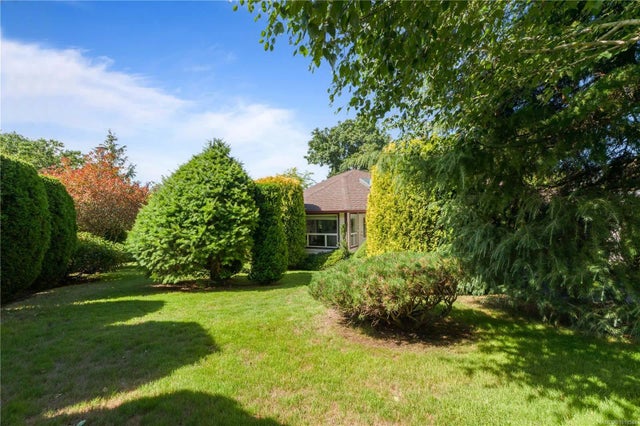 1 of 37 - 771 Sassaby Pl, Campbell River, BC