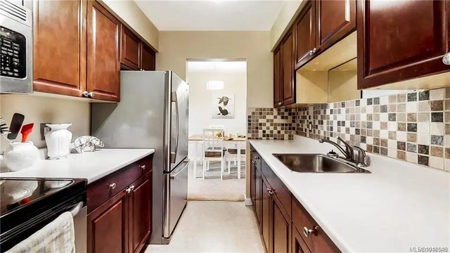 1 of 16 - 1597 Midgard Ave 303, Saanich, BC