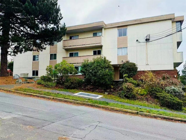 2 of 16 - 1597 Midgard Ave 303, Saanich, BC