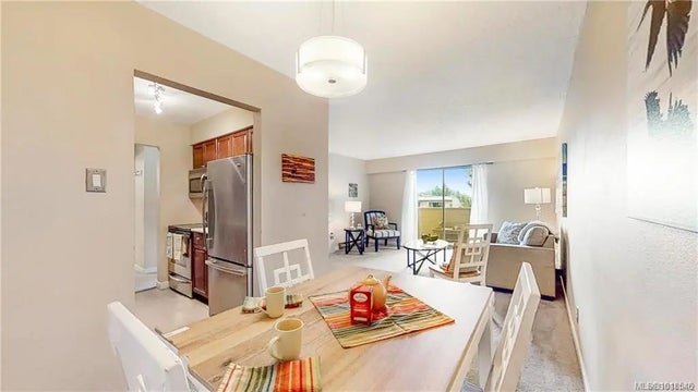 4 of 16 - 1597 Midgard Ave 303, Saanich, BC