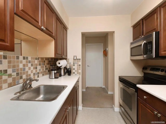 5 of 16 - 1597 Midgard Ave 303, Saanich, BC