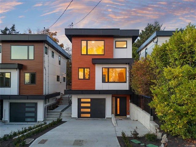 1 of 40 - 1342 Wood St, Esquimalt, BC