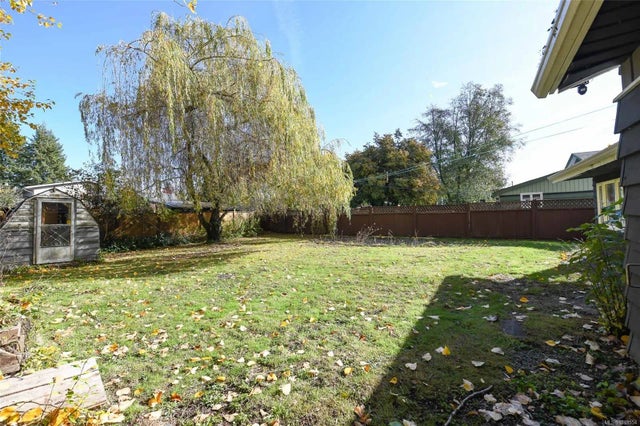 2 of 24 - 2040 Urquhart Ave, Courtenay, BC