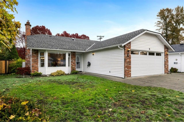 1 of 49 - 111 Mckinstry Rd, Duncan, BC