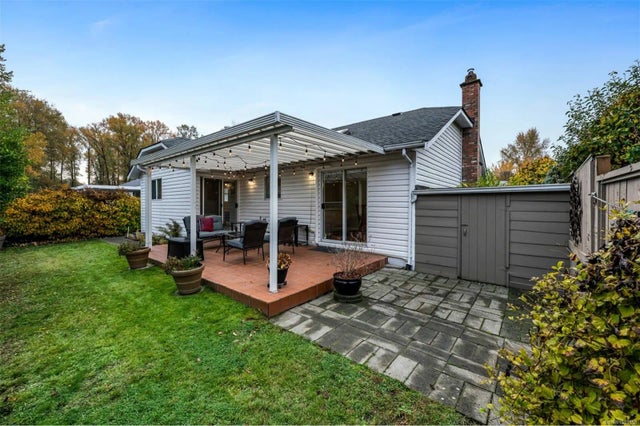 2 of 49 - 111 Mckinstry Rd, Duncan, BC