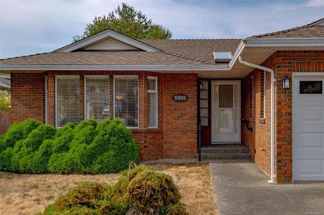 2 of 55 - 5902 Beacon Pl, Nanaimo, BC