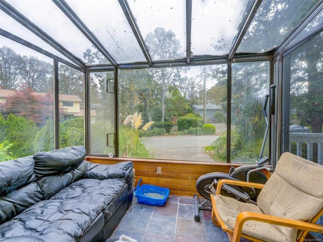 5 of 25 - 1544 Granada Cres, Saanich, BC