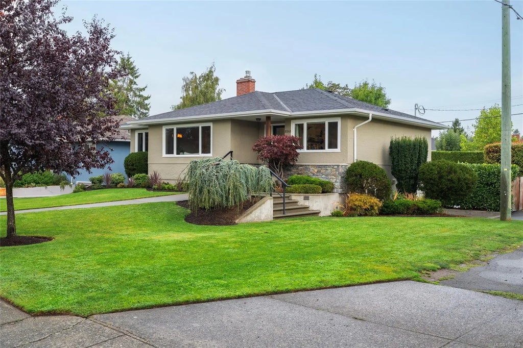 2248 Pacific Ave, Oak Bay