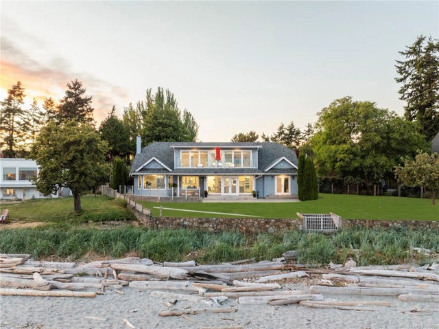 2 of 45 - 3905b Cadboro Bay Rd, Saanich, BC