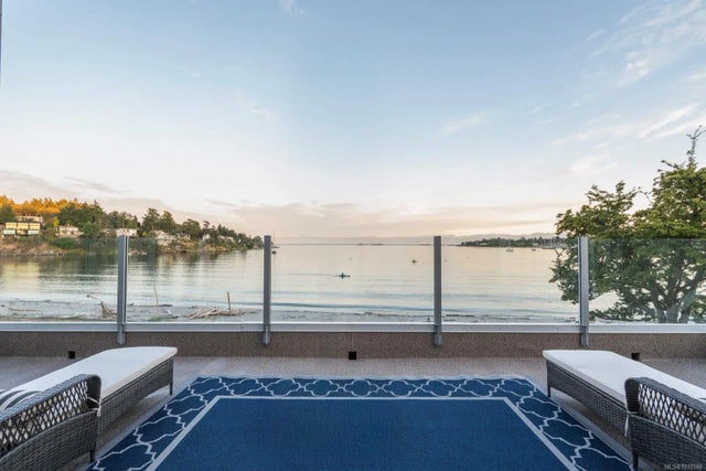 3 of 45 - 3905b Cadboro Bay Rd, Saanich, BC