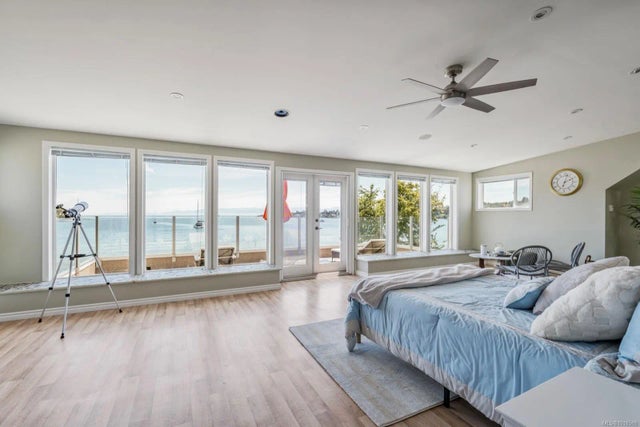 4 of 45 - 3905b Cadboro Bay Rd, Saanich, BC