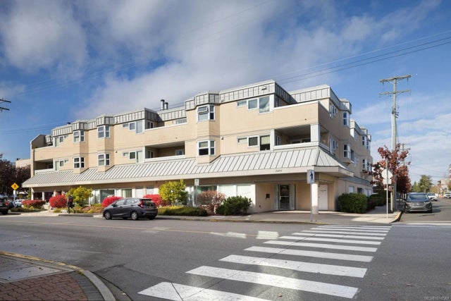 1 of 26 - 2490 Bevan Ave 204, Sidney, BC