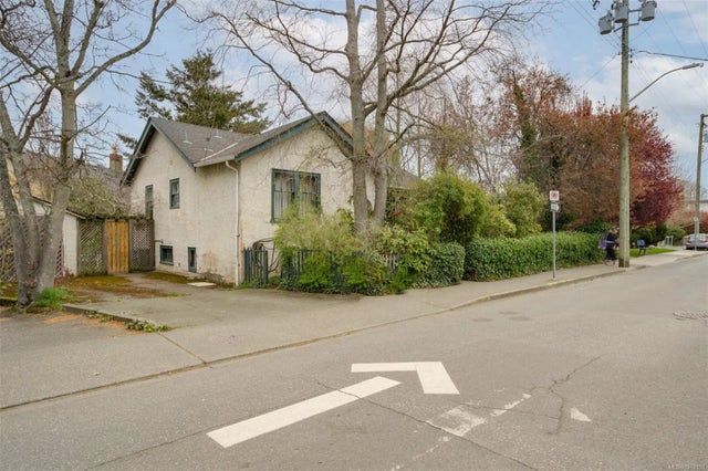 2 of 18 - 516 Simcoe St, Victoria, BC