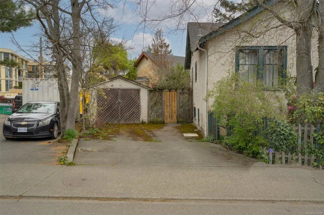 3 of 18 - 516 Simcoe St, Victoria, BC