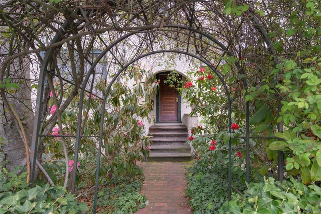 4 of 18 - 516 Simcoe St, Victoria, BC