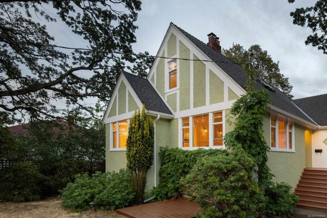 2 of 52 - 1959 Hampshire Rd, Oak Bay, BC