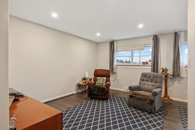 3 of 22 - 375 21st St 6, Courtenay, BC