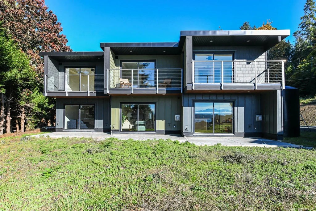 4305 Shingle Spit Rd 211, Hornby Island